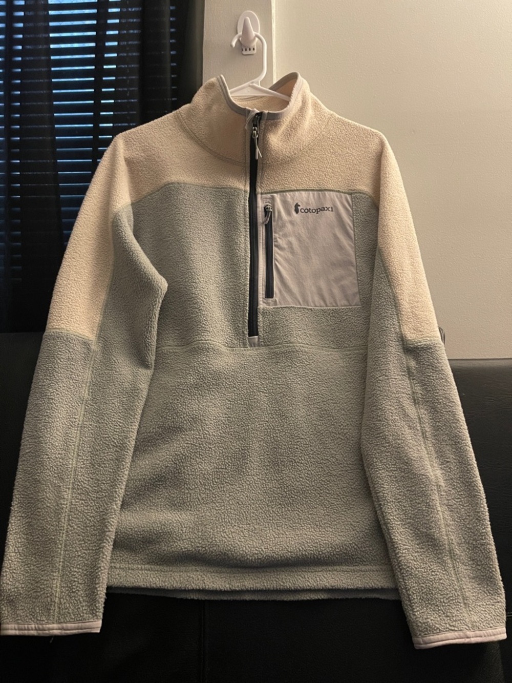 Cotopaxi Men's Two-Tone Cream & Light Green Fleece Pullover Size Large EUC